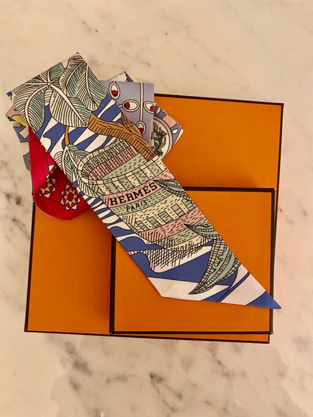 Hermès⎼Blue & Red Owl Silk Twilly Scarf - Picture 4 of 6